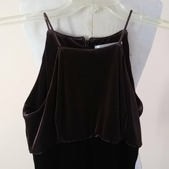 Adrianna Papell Velvet Evening Dress. - Picture 3 of 6